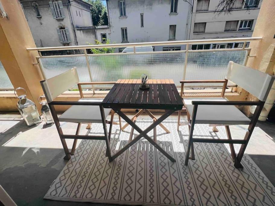 Logement A 10 Minutes A Pied De La Gare Centre 亞維農 外观 照片